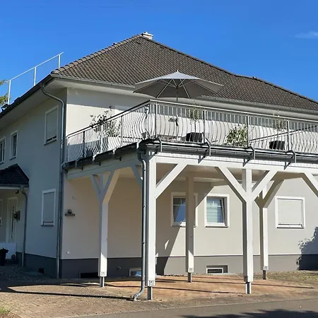 Lägenhet Geschmackvolle Fuer 4-5 Personen - Riesige Dachterrasse