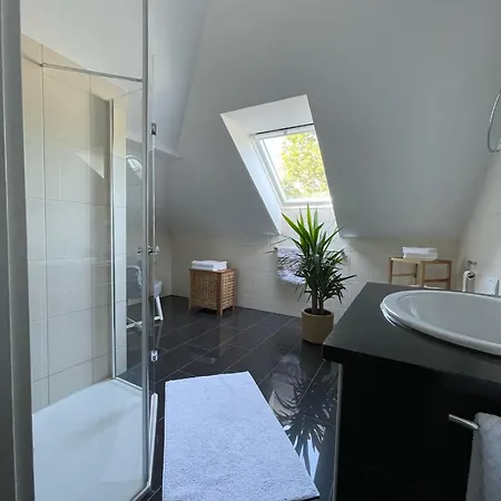 Lägenhet Geschmackvolle Fuer 4-5 Personen - Riesige Dachterrasse *